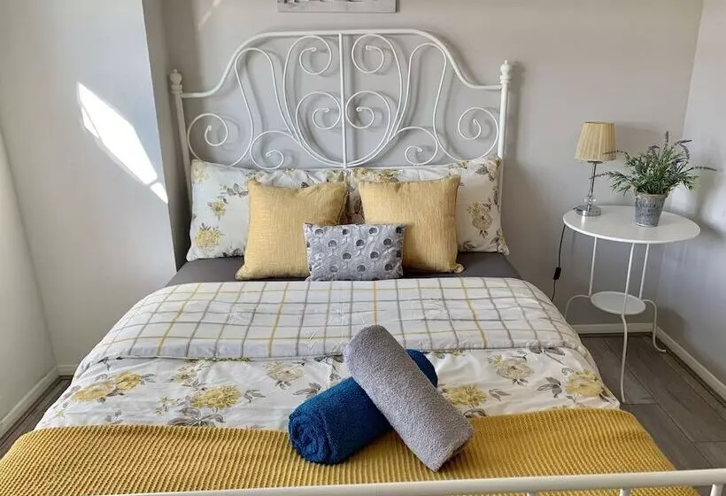 Eskdaill Place Apartment