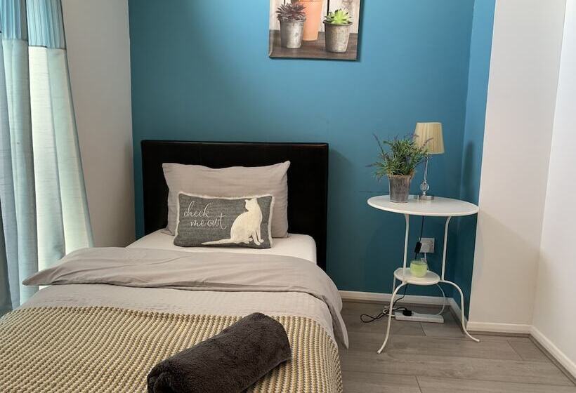 Eskdaill Place Apartment