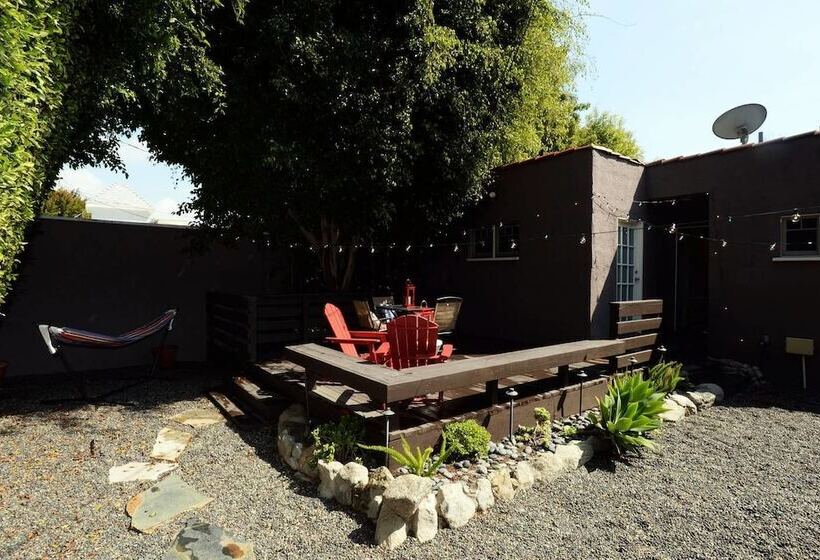 Ethnic Vibes In Weho Melrose   Walk To Everywhere