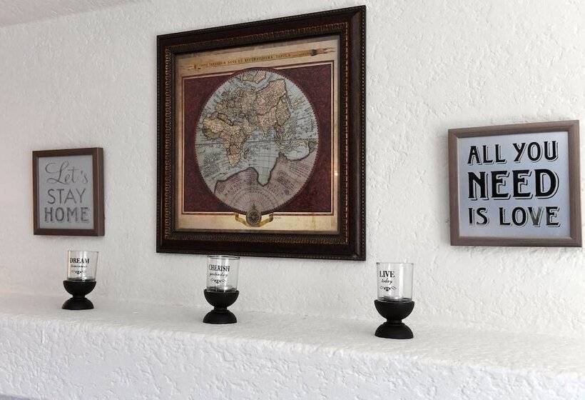 Ethnic Vibes In Weho Melrose   Walk To Everywhere