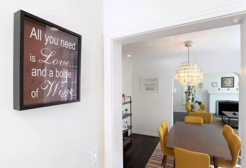 Ethnic Vibes In Weho Melrose   Walk To Everywhere