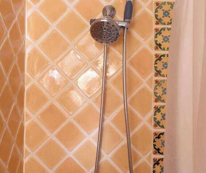 Ethnic Vibes In Weho Melrose   Walk To Everywhere