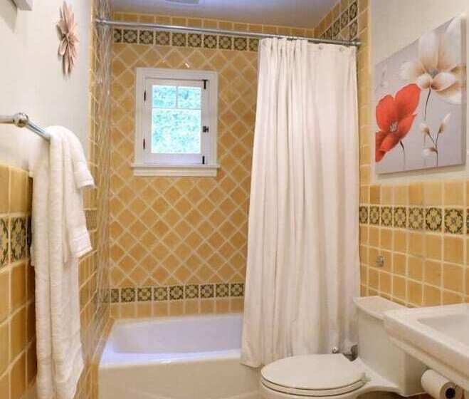 Ethnic Vibes In Weho Melrose   Walk To Everywhere