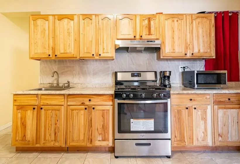 Furnished Empire Blvd Guest House