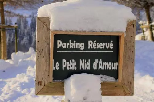 Le Petit Nid D Amour, Propriétés Mont Amour