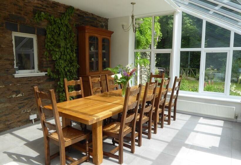 Low Jock Scar Country Estate