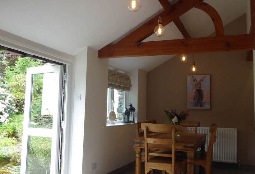 Low Jock Scar Country Estate