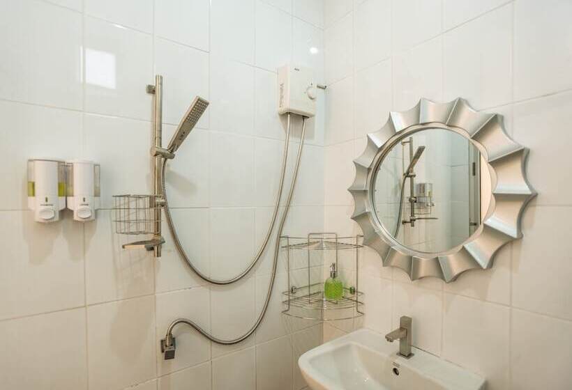 Nagawari Art Maldives Pattaya Villa