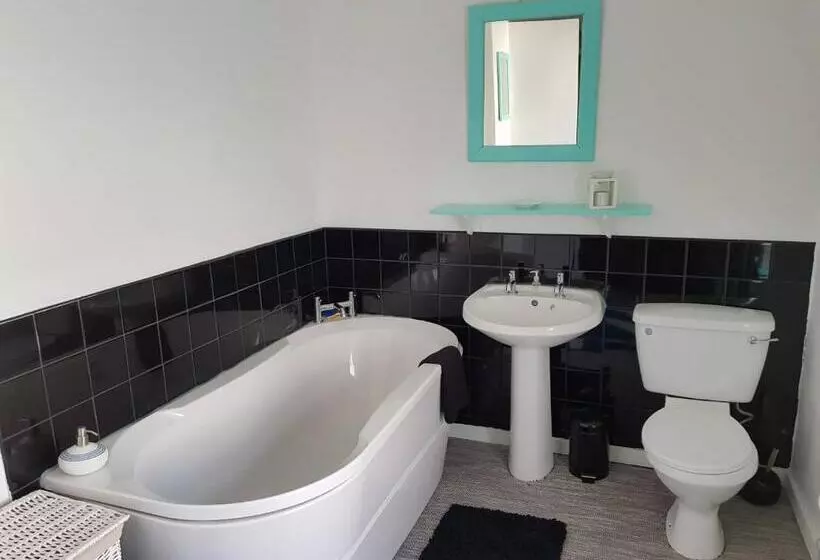 Relaxing 2 Bed House Guisborough   Sofabed Option