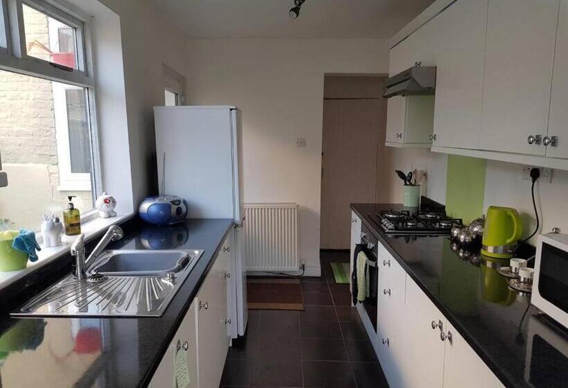 Relaxing 2 Bed House Guisborough   Sofabed Option