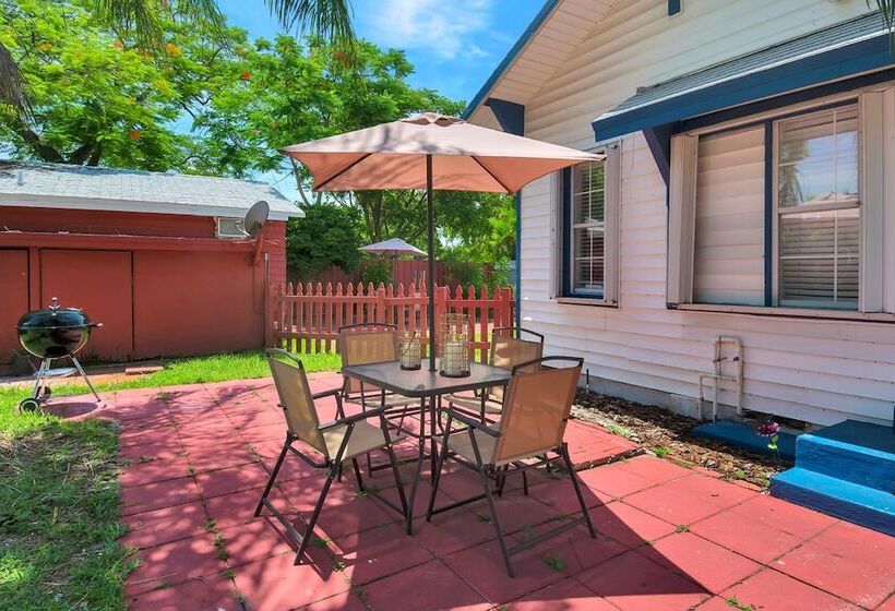 Beautiful Property In Hallandale Beach!!!