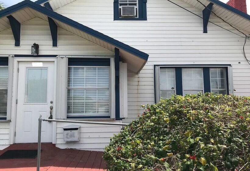 Beautiful Property In Hallandale Beach!!!