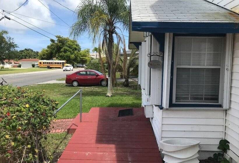 Beautiful Property In Hallandale Beach!!!