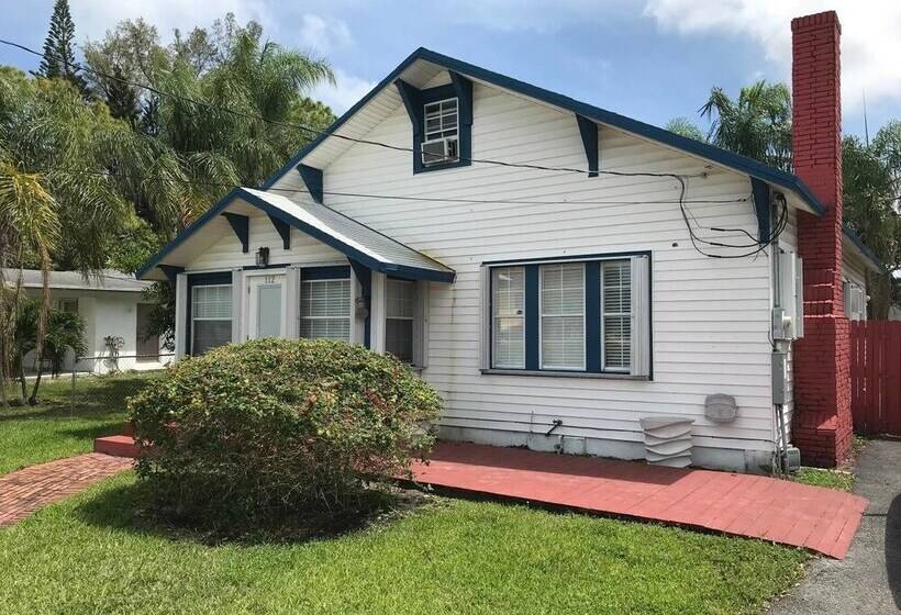 Beautiful Property In Hallandale Beach!!!