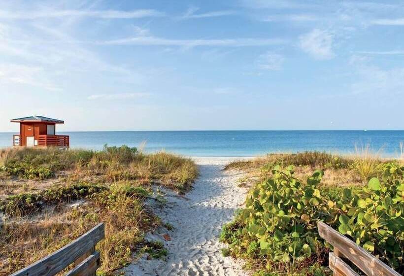 Beautiful Property In Hallandale Beach!!!