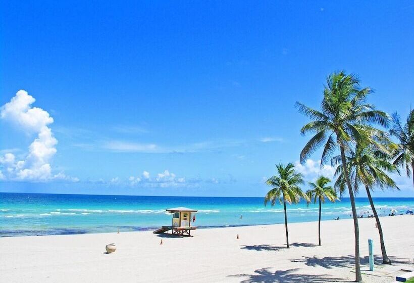 Beautiful Property In Hallandale Beach!!!