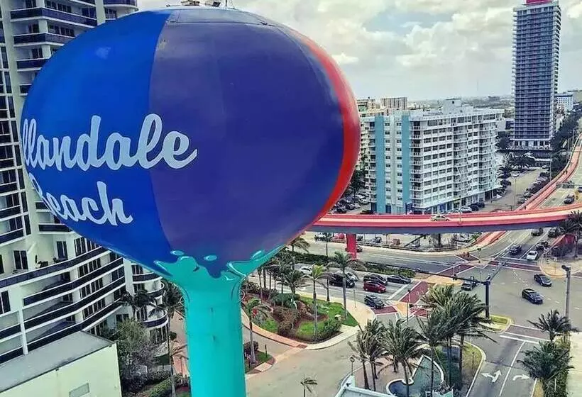 Beautiful Property In Hallandale Beach!!!