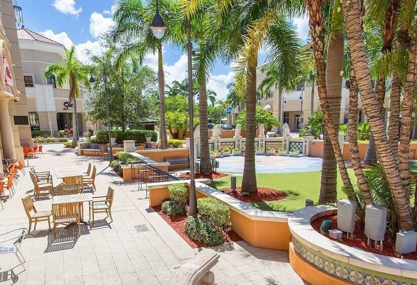 Beautiful Property In Hallandale Beach!!!