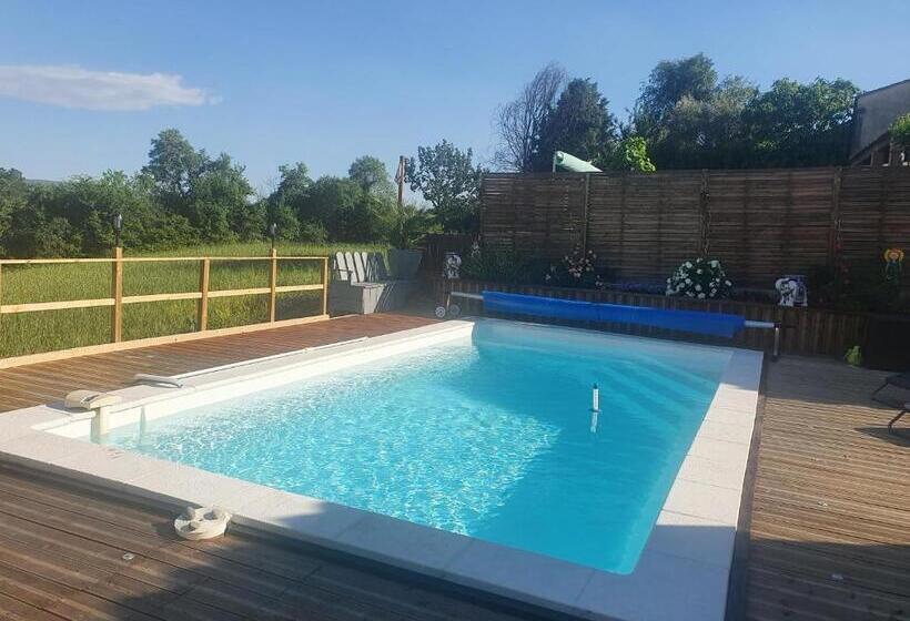 住宿加早餐  La Maison De Lalouette