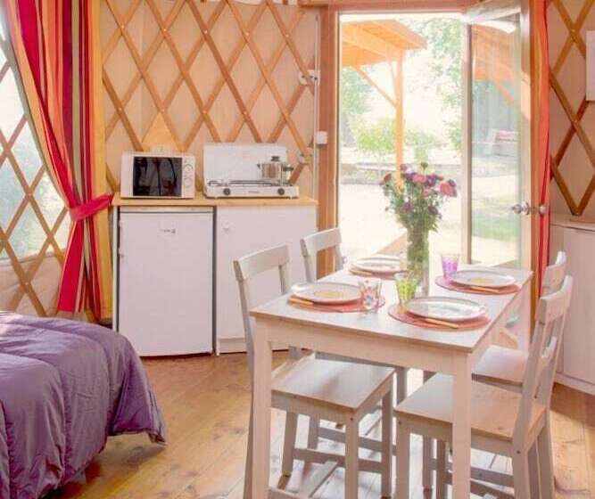 Camping Le Beauvillage   Yourte