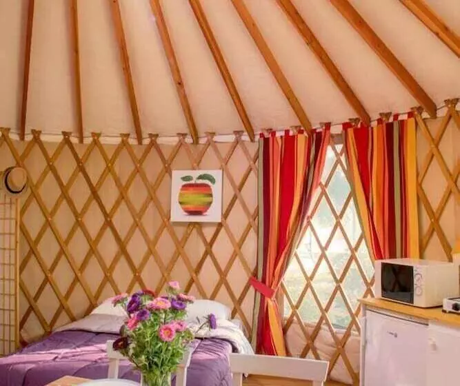 Camping Le Beauvillage   Yourte