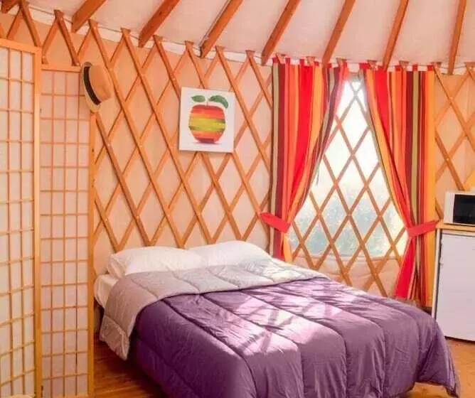 Camping Le Beauvillage   Yourte