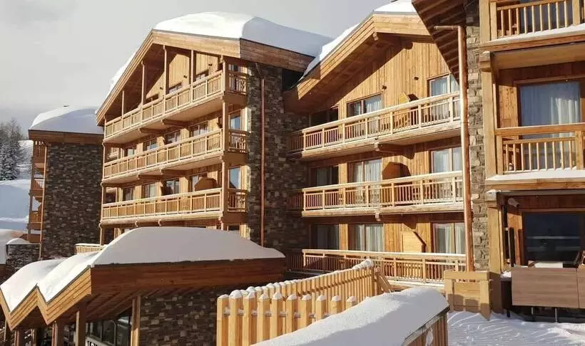 ホテル Hôtel Alparena & Spa 4 étoiles
