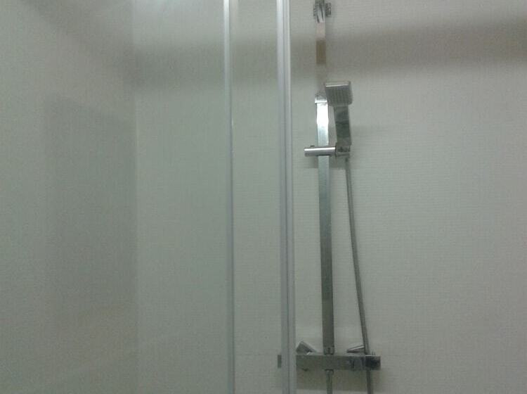 بنسيون Avenue Road