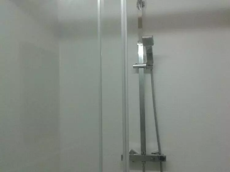 Majatalo Avenue Road