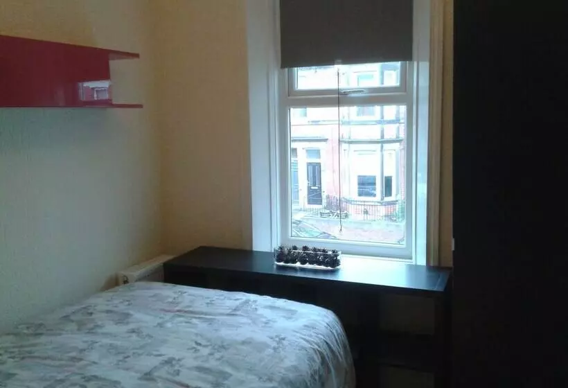 Majatalo Avenue Road