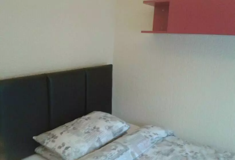 Majatalo Avenue Road