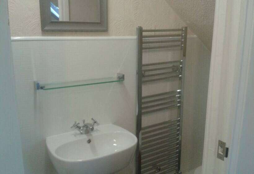 بنسيون Avenue Road