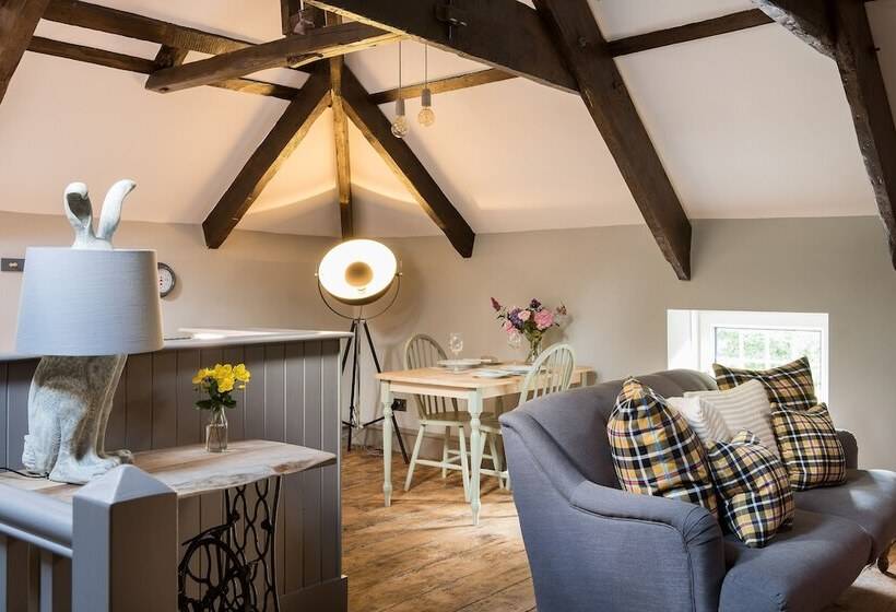 The Hideaway At Tregoose Old Mill
