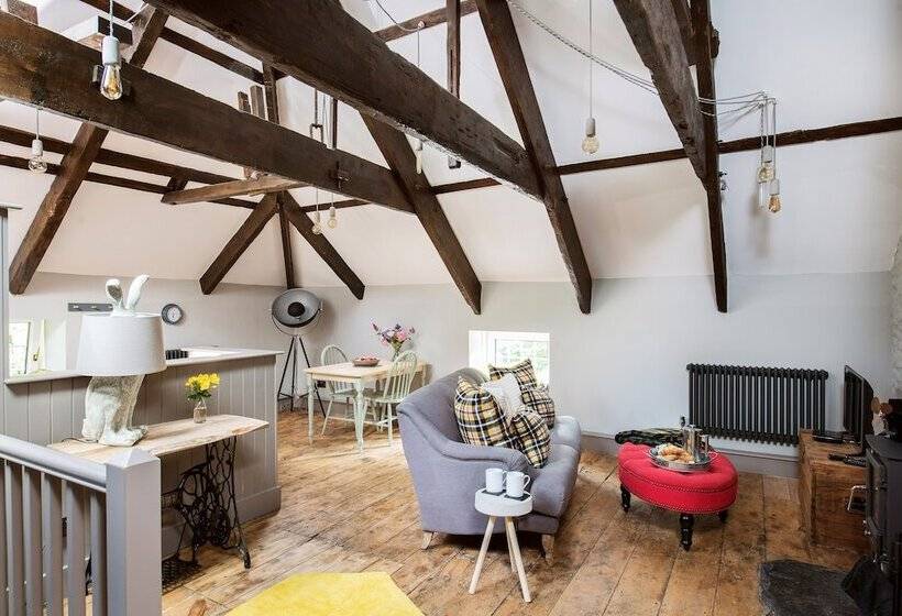 The Hideaway At Tregoose Old Mill