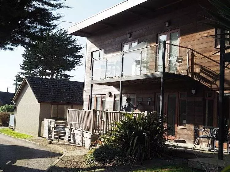 Tincroft Cottage   High End, Luxury Living Near The Beach