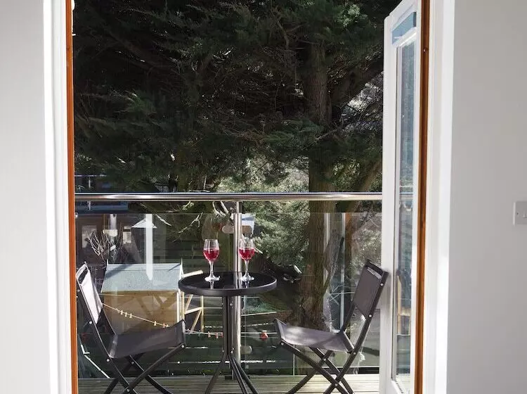 Tincroft Cottage   High End, Luxury Living Near The Beach