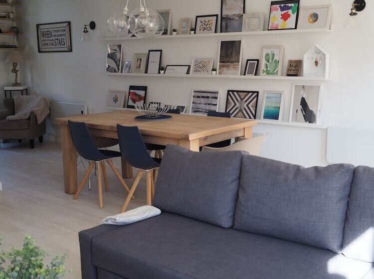 Tincroft Cottage   High End, Luxury Living Near The Beach