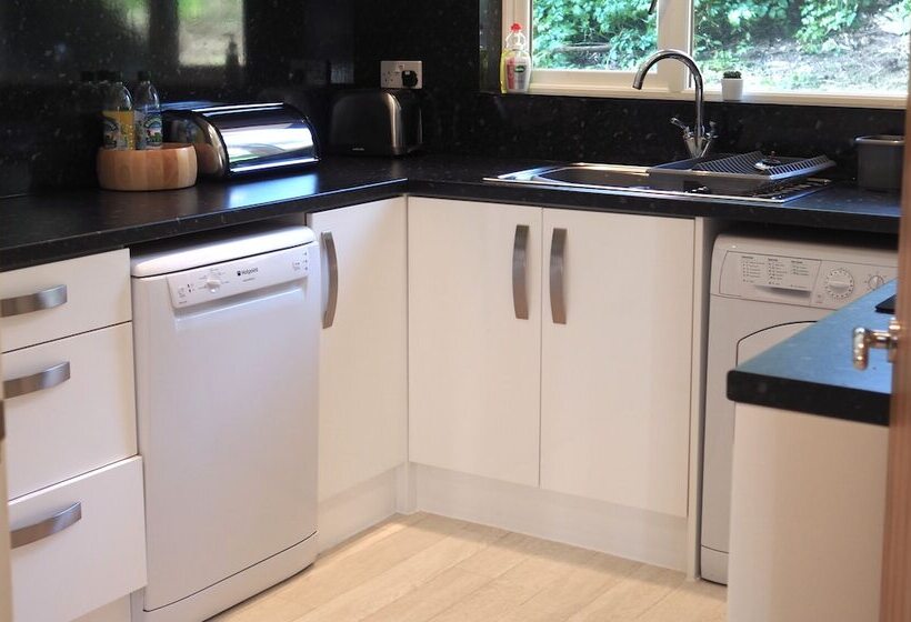 Tincroft Cottage   High End, Luxury Living Near The Beach