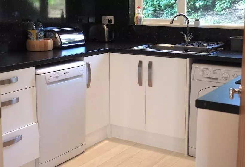 Tincroft Cottage   High End, Luxury Living Near The Beach