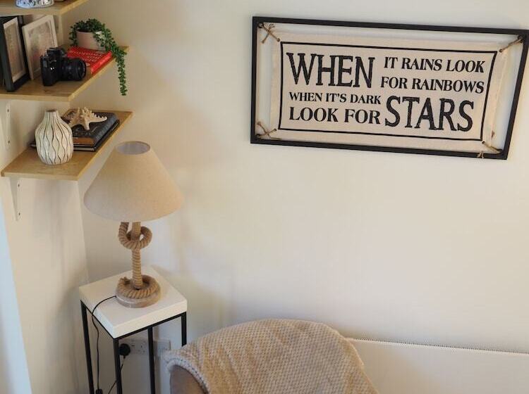 Tincroft Cottage   High End, Luxury Living Near The Beach