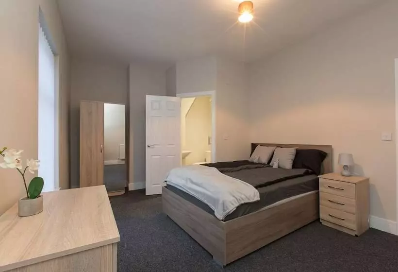 Townhouse @ Rose Street Stoke