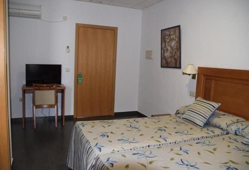 בית מלון כפרי Hostal Restaurante San Isidro