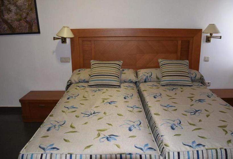 בית מלון כפרי Hostal Restaurante San Isidro