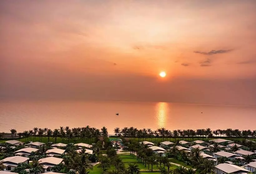 هتل Radisson Blu Resort Cam Ranh