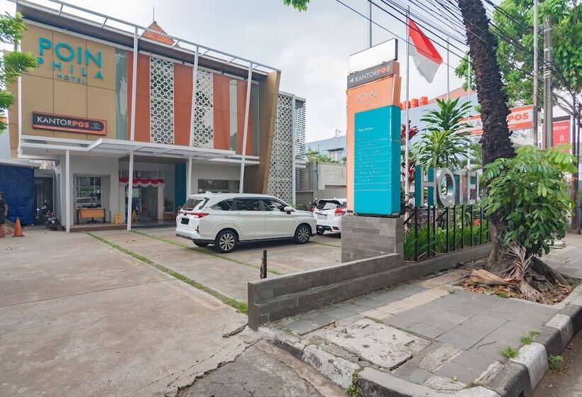 בית מלון כפרי Reddoorz Plus @ Point Phila Cihampelas