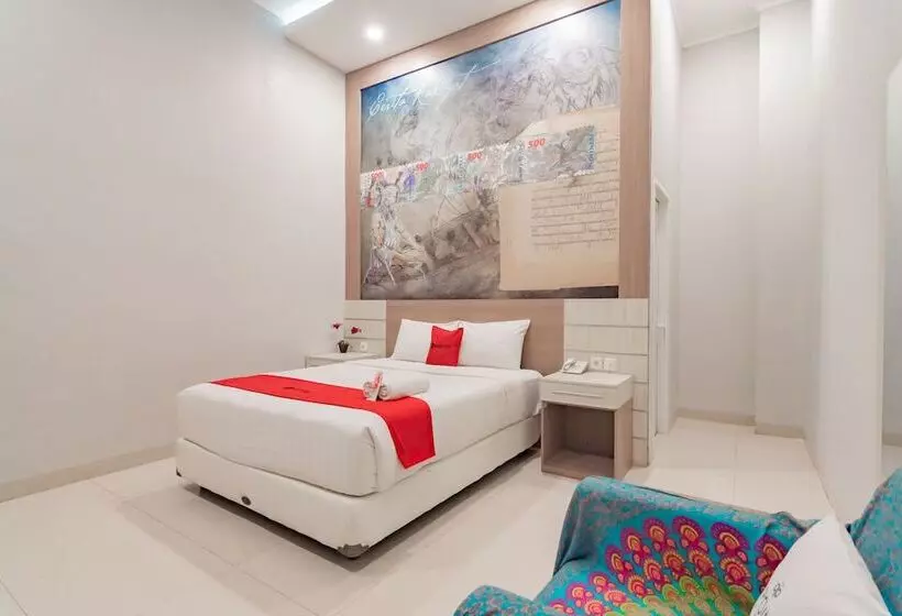 ホテル Reddoorz Plus @ Point Phila Cihampelas