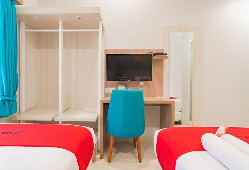 בית מלון כפרי Reddoorz Plus @ Point Phila Cihampelas