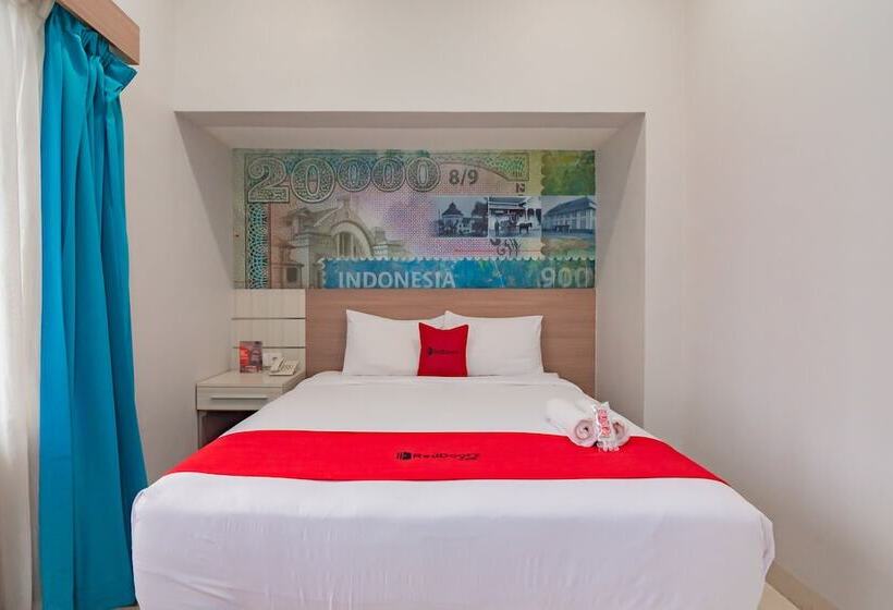 בית מלון כפרי Reddoorz Plus @ Point Phila Cihampelas