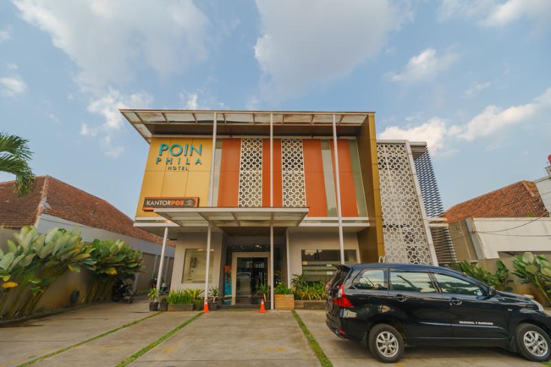 בית מלון כפרי Reddoorz Plus @ Point Phila Cihampelas