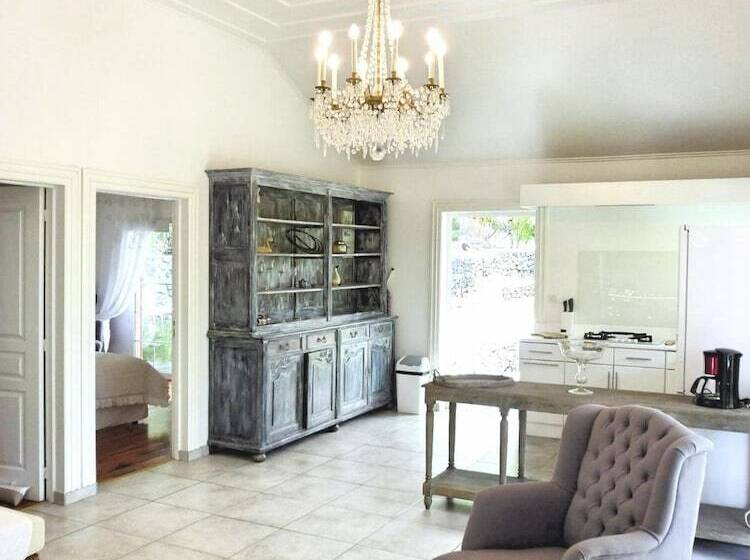 هتل Senteur Vanille